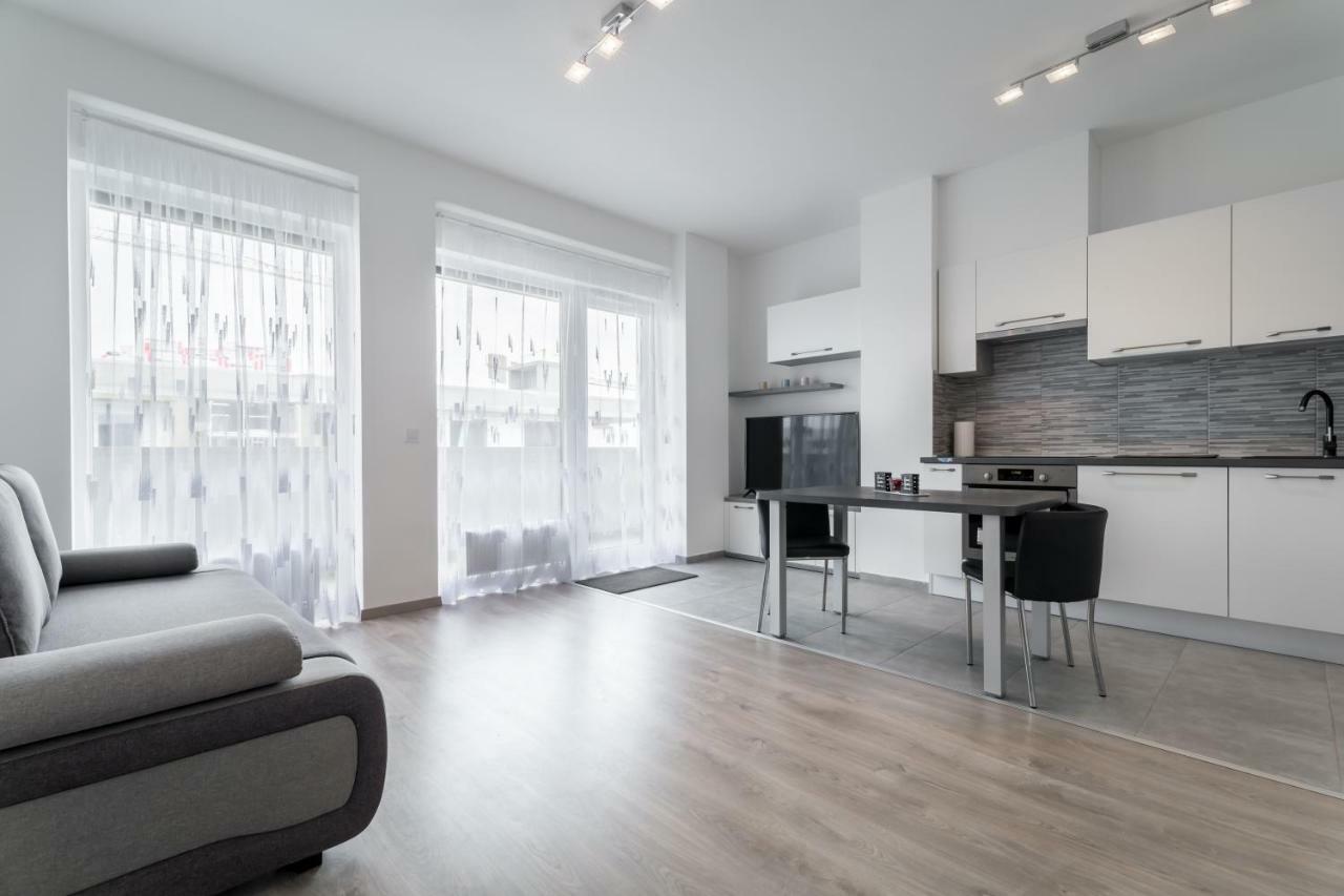 Bpr Chic White Home With Terrace & A/C & Garage Budapest Exterior foto